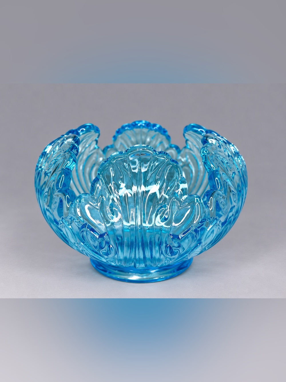 Fenton Aqua Blue Glass Shell Scallop Pedestal Bowl Vintage Art Glass